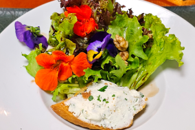 Salada chevre choad